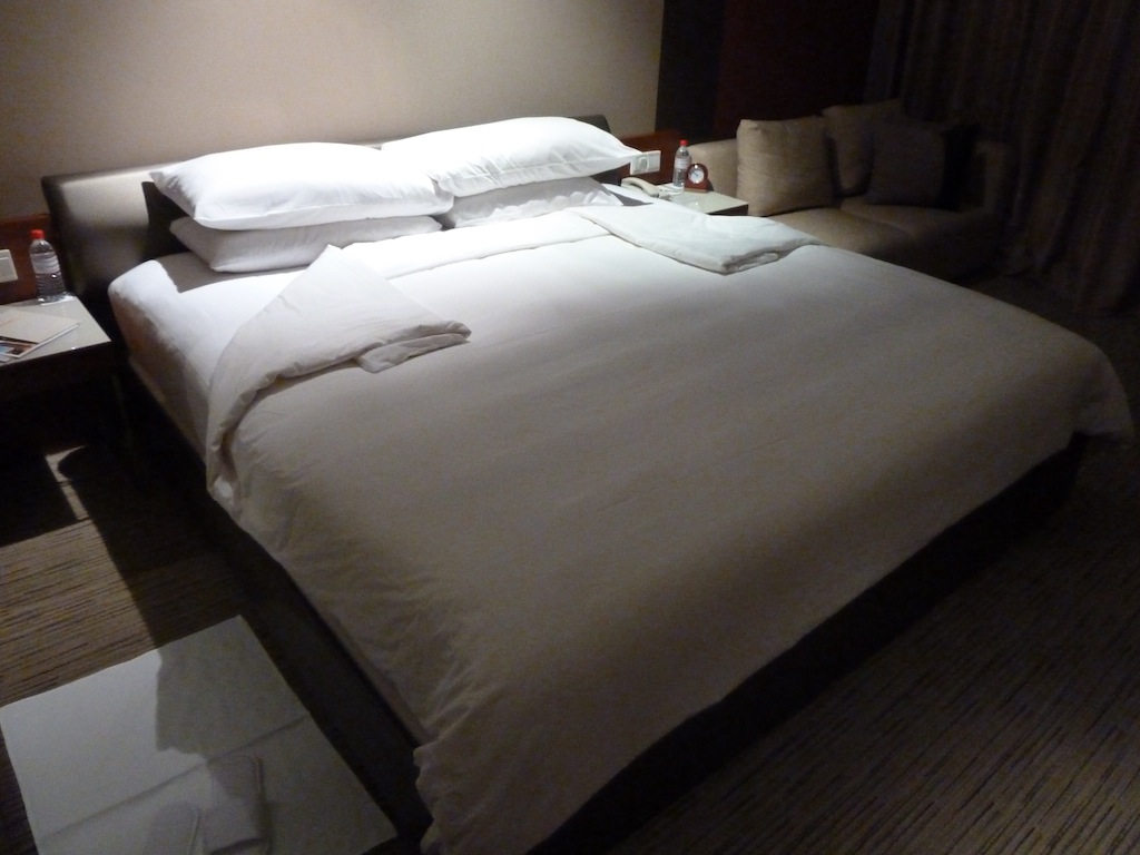 Traders Hotel Bed